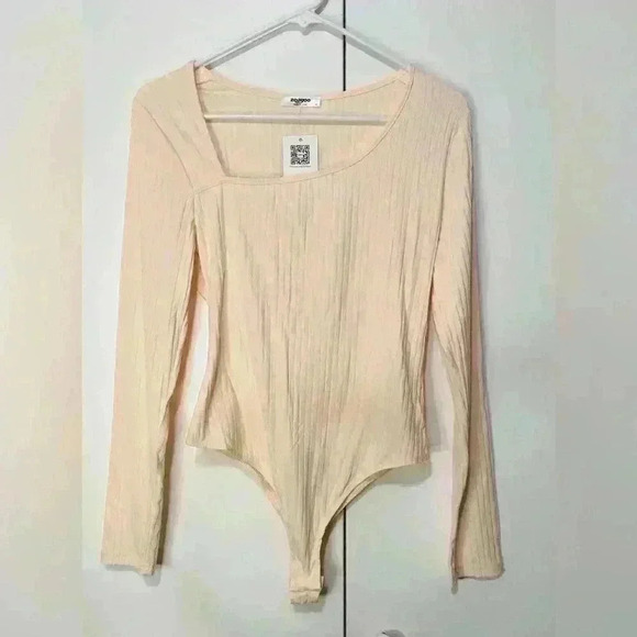 Women Butter Yellow Stretch Ribbed Body Suit Long Sleeve Asymmetrical Neck Nwt - Picture 1 of 7